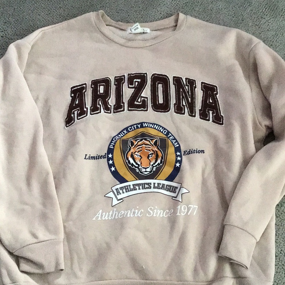 Ladies pull over crewneck sweatshirt